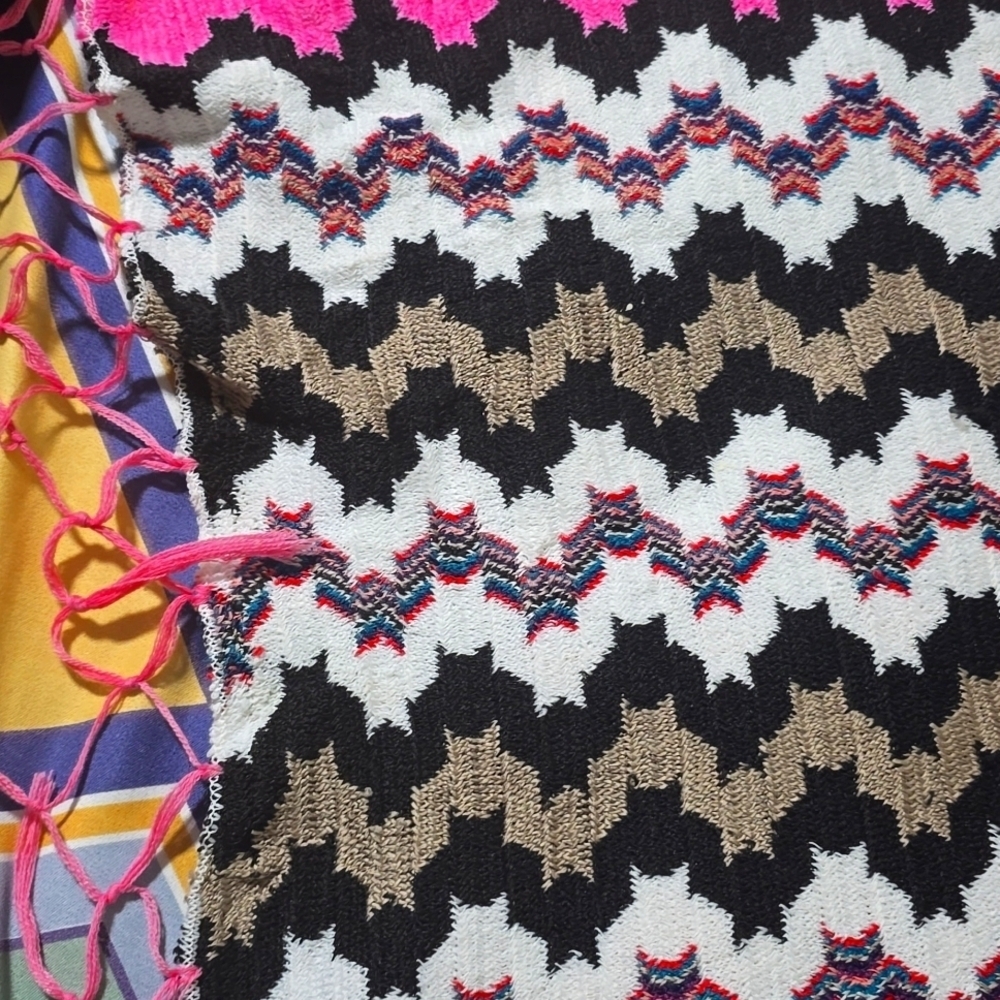 Women crochet scarf zigzag design 70 × 21 inches pink, black and white scarf